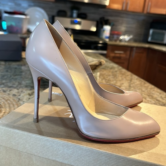 Red bottoms - Picture 3 of 5